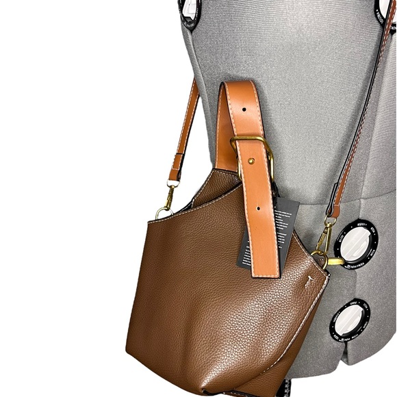 Jelly Yoo Crossbody - Picture 1 of 8